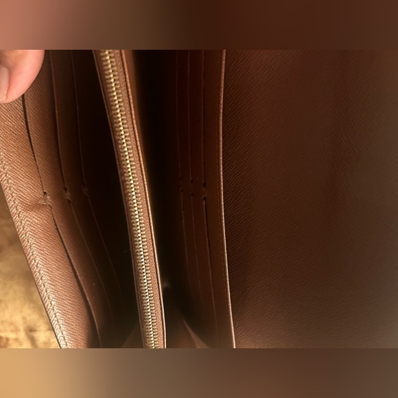 Authentic Louis Vuitton Portefeuille Sarah Wallet - Picture 15 of 17